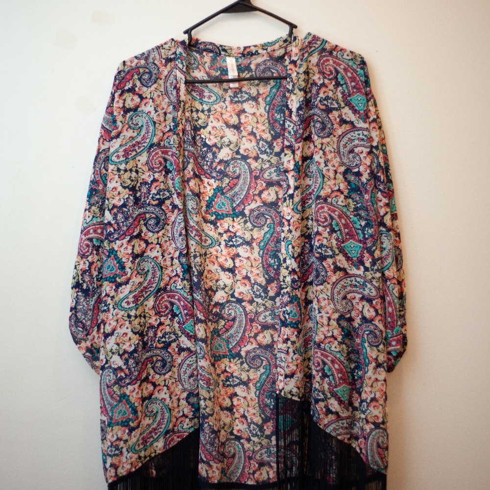 Floral Exhilaration l/xl fringed kimono